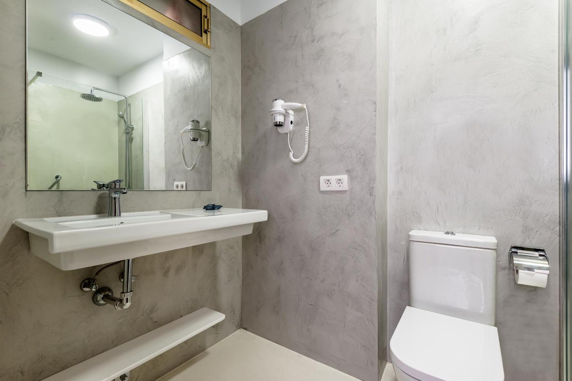 Habitación Doble - 1 o 2 camas (2 adultos)