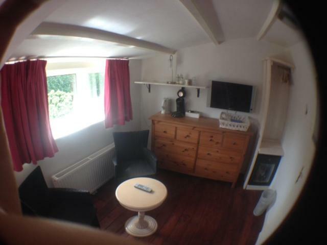 Doppel-/Zweibettzimmer mit eigenem Bad