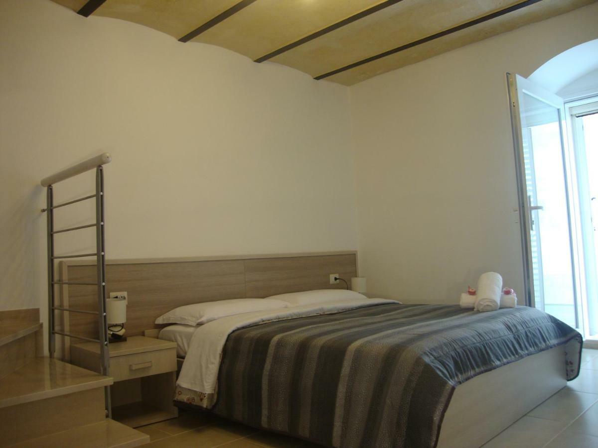 Camera Matrimoniale/Doppia con Letti Singoli con Letto Supplementare