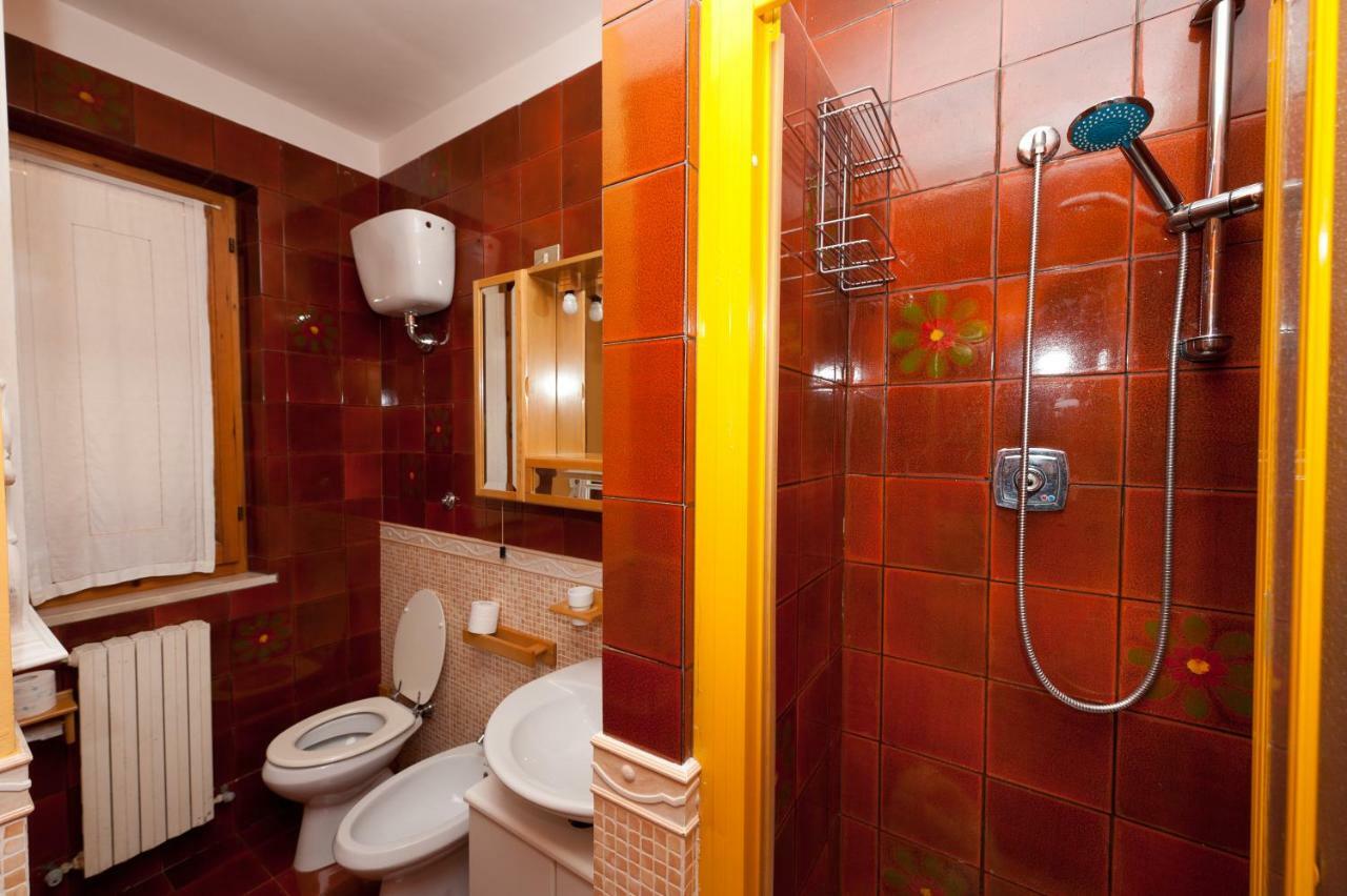 Twin Room Private Bathroom