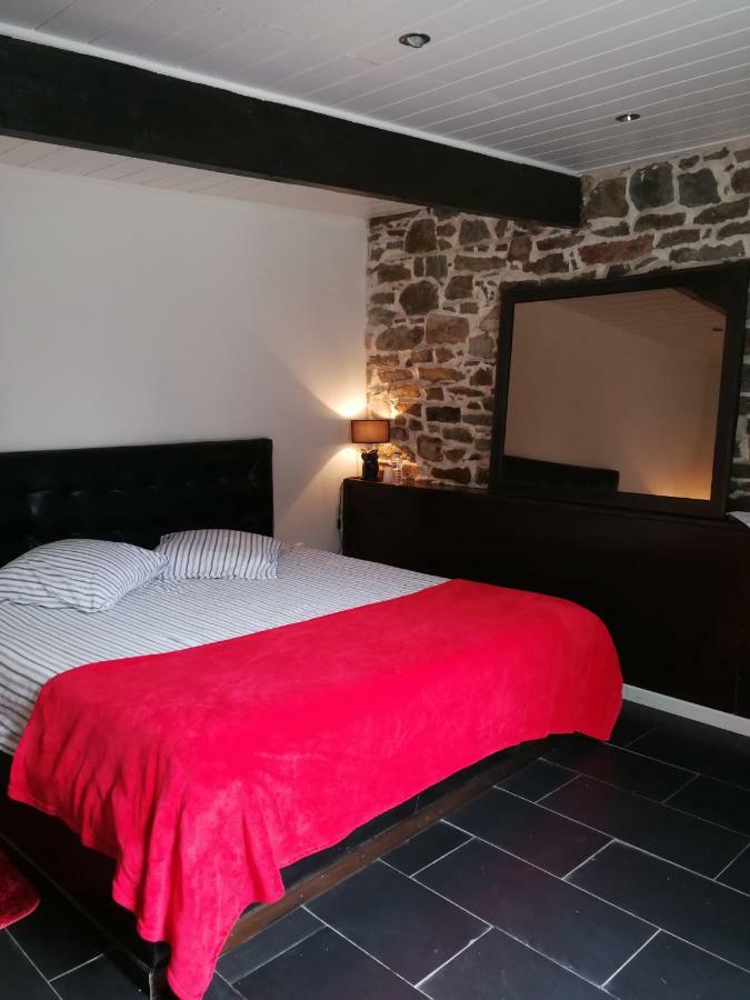 Room King Size bed