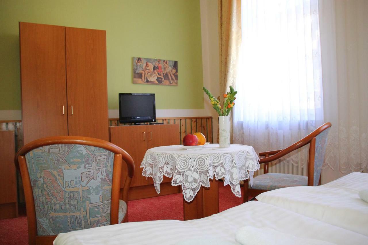 Double Room Private Bathroom