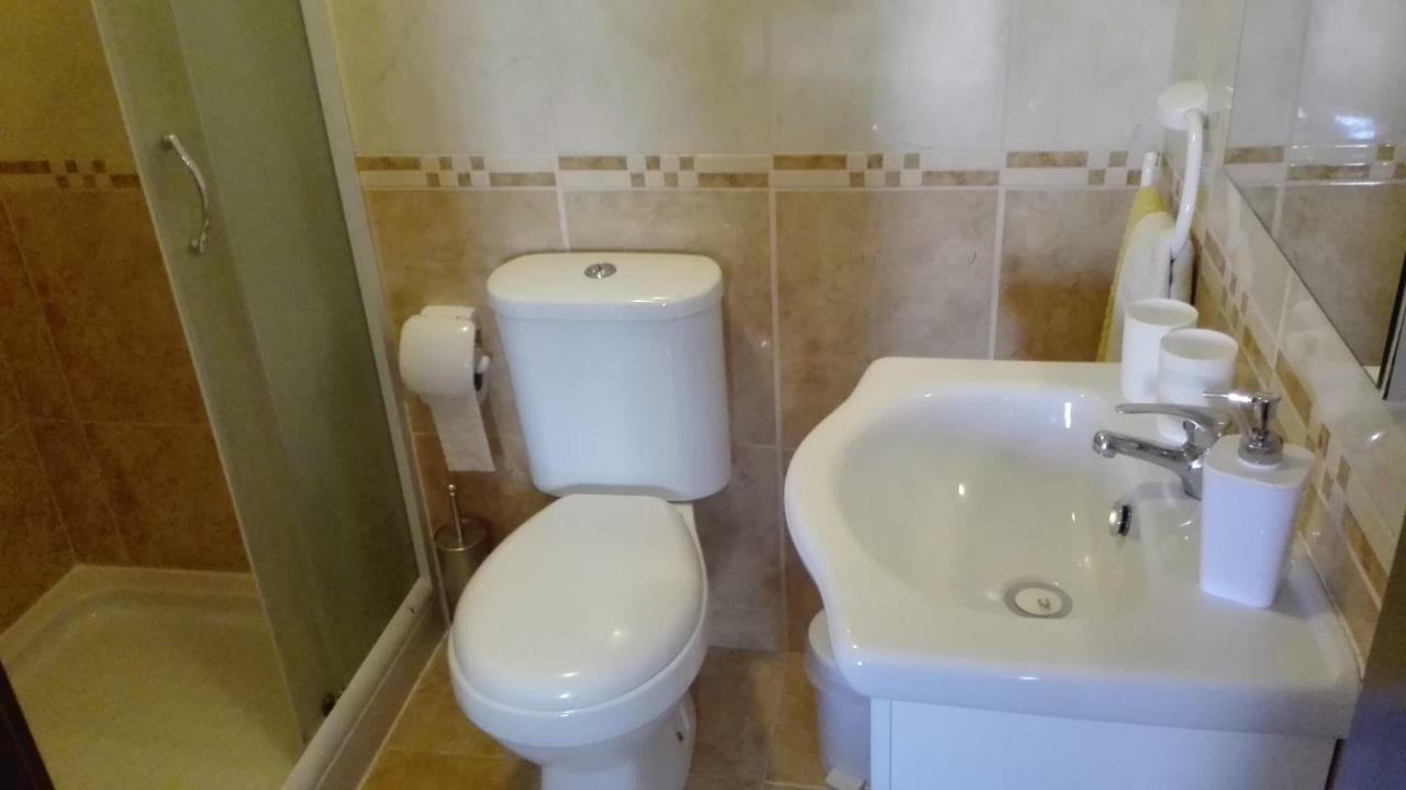 Double Room Private Bathroom