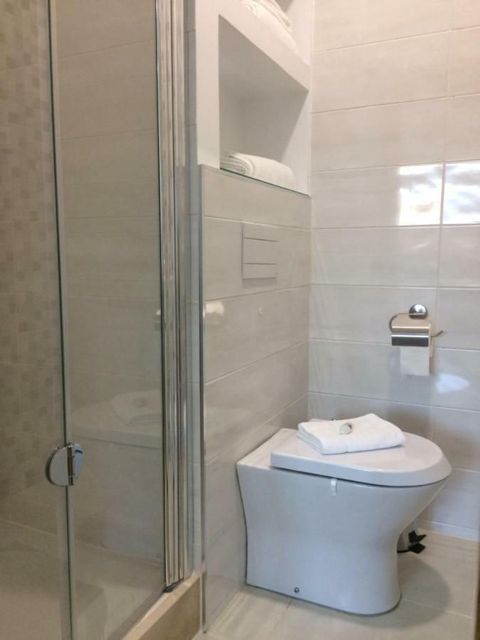Double Room Private Bathroom