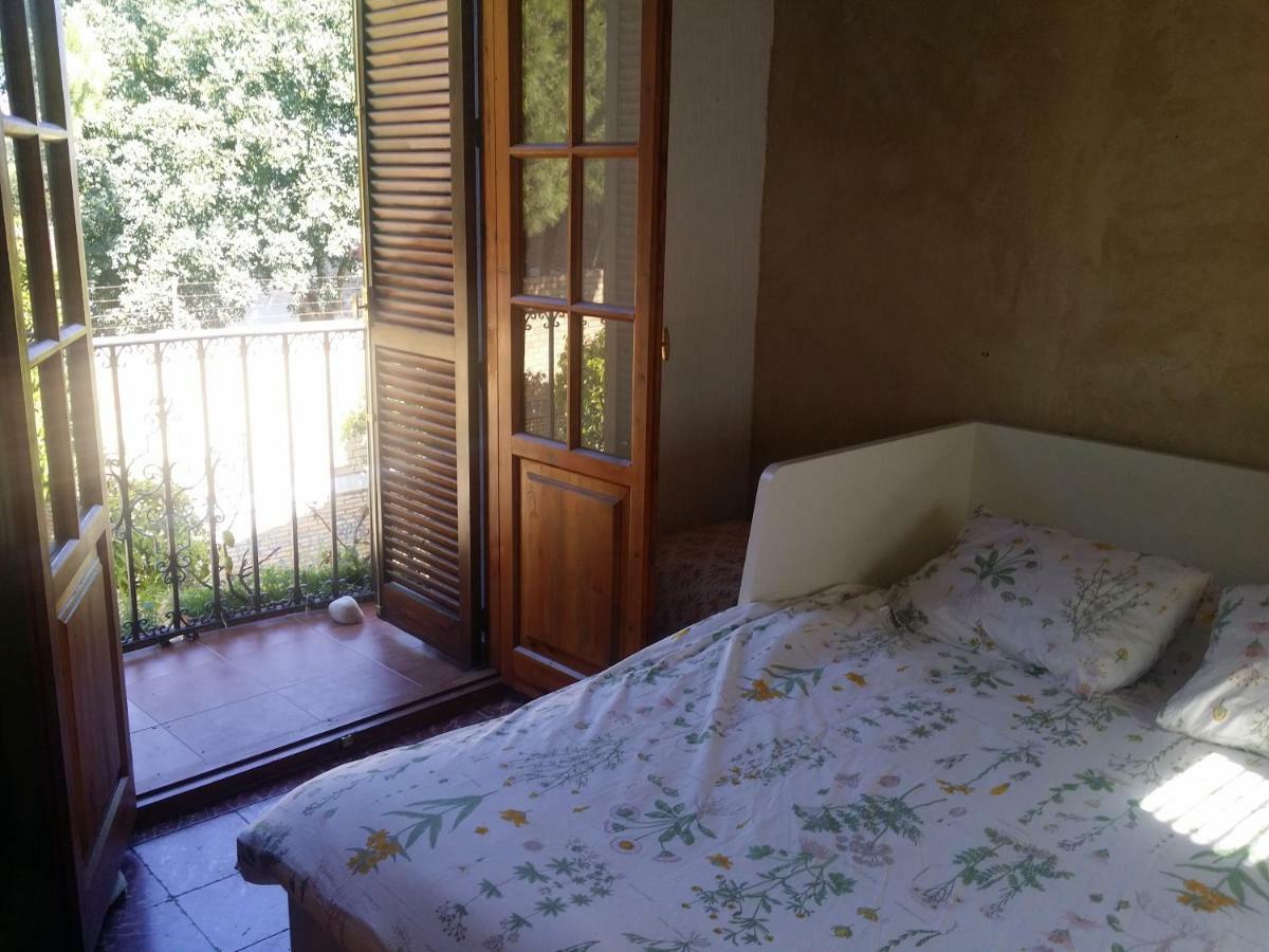 Chambre Lits Jumeaux avec Salle de Bains Commune