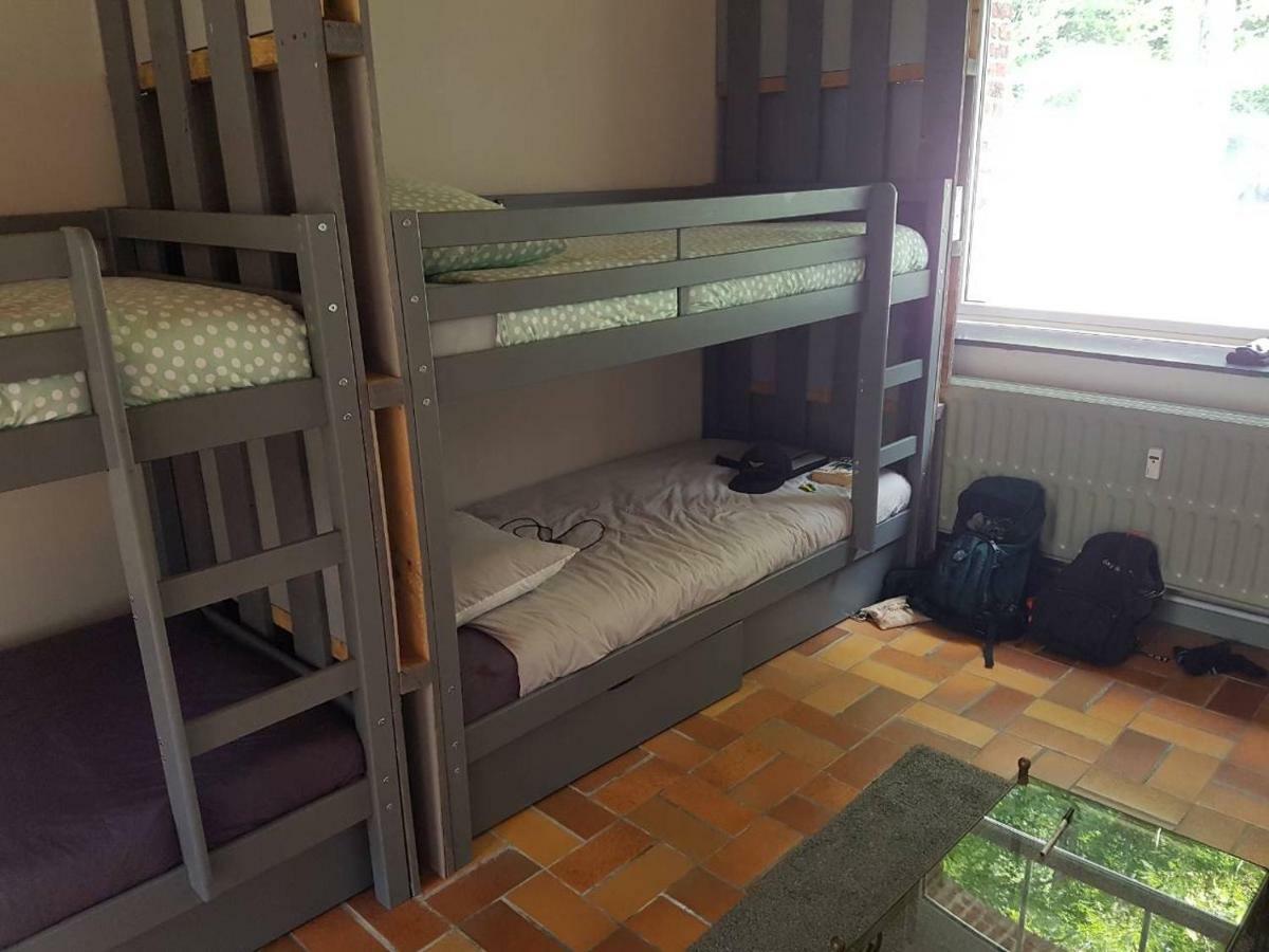 Bed in een Gemengde Slaapzaal met 6 Bedden en Gedeelde Badkamer