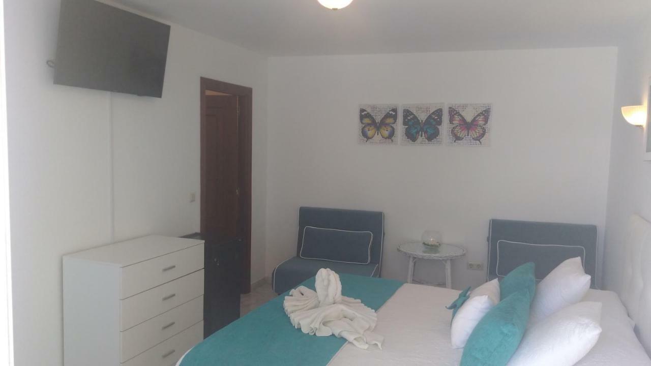 Quarto Quádruplo com Terraço