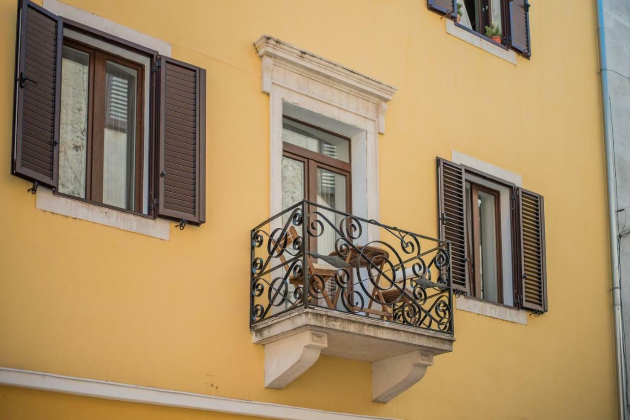 Apartment with Balcony,863539175:JPEG