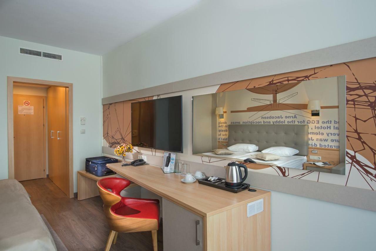 Zweibettzimmer mit seitlichem Meerblick