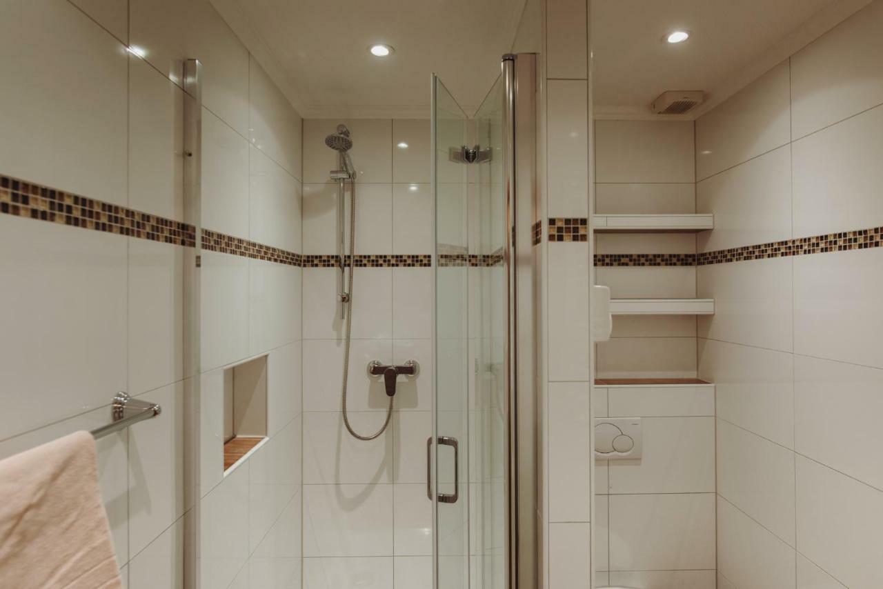 Einzelzimmer mit Dusche