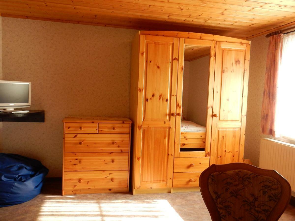 Twin Room Private External Bathroom
