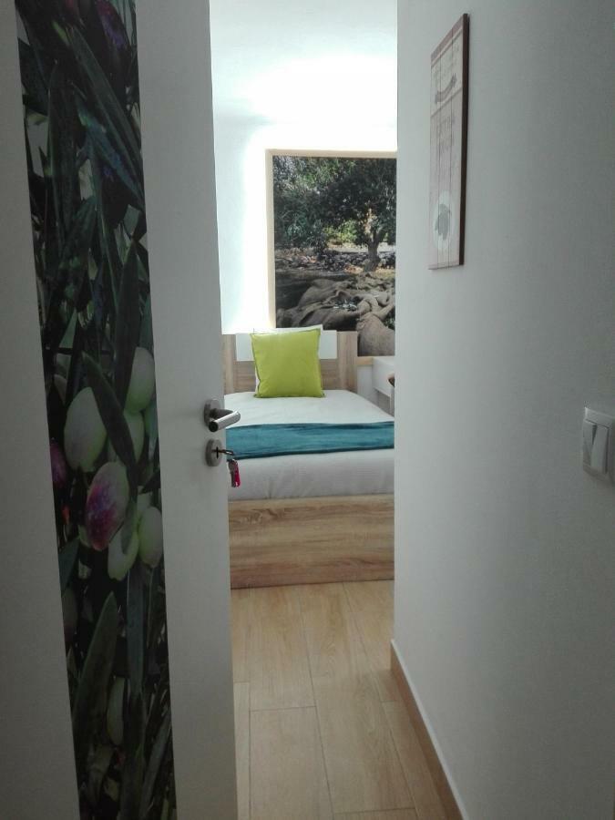 Twin Room Private Bathroom