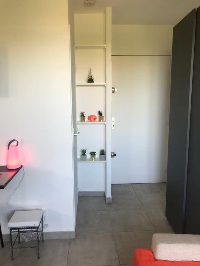 Studio Balcony