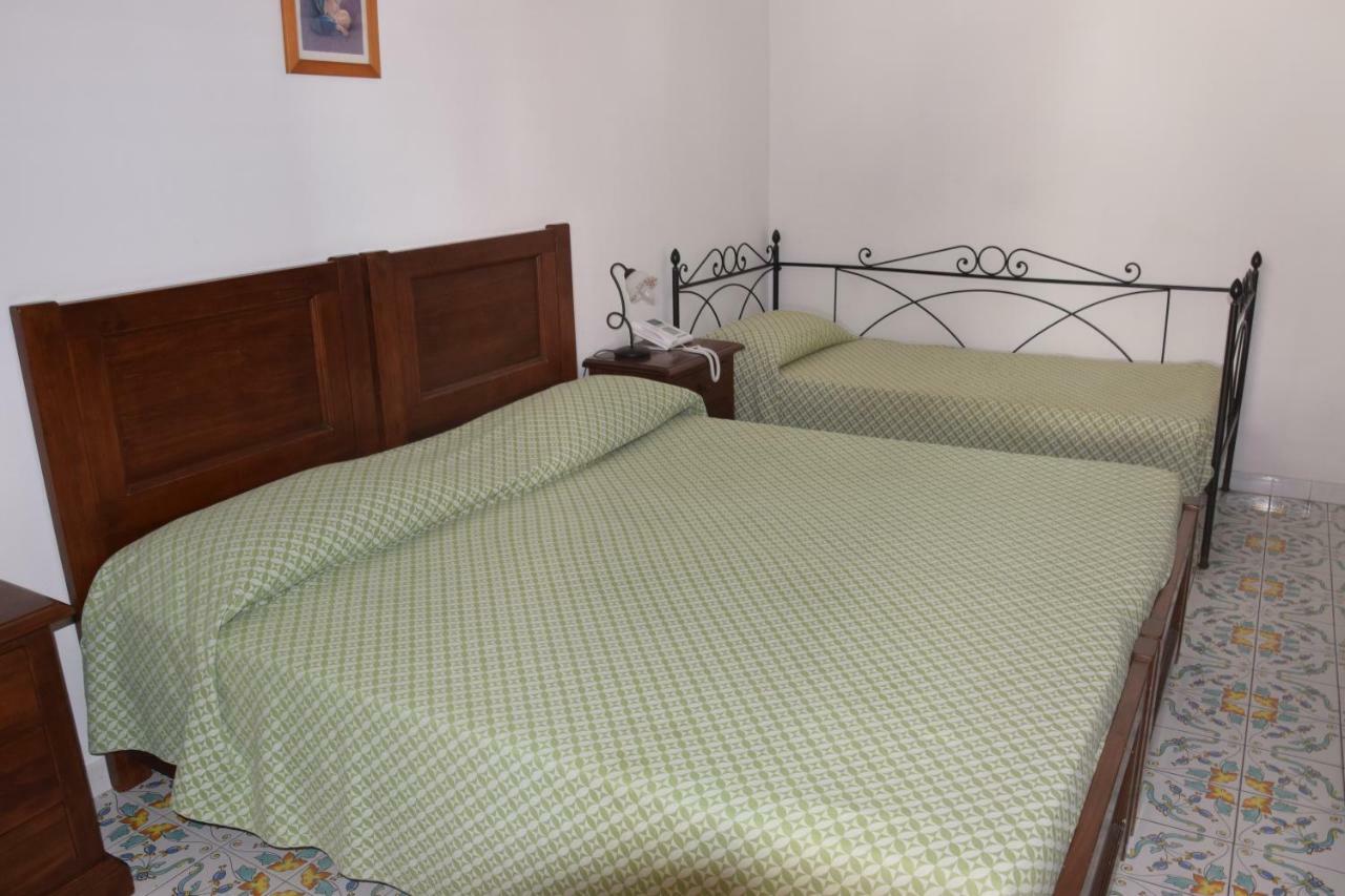 Triple Room,703283977:JPEG
