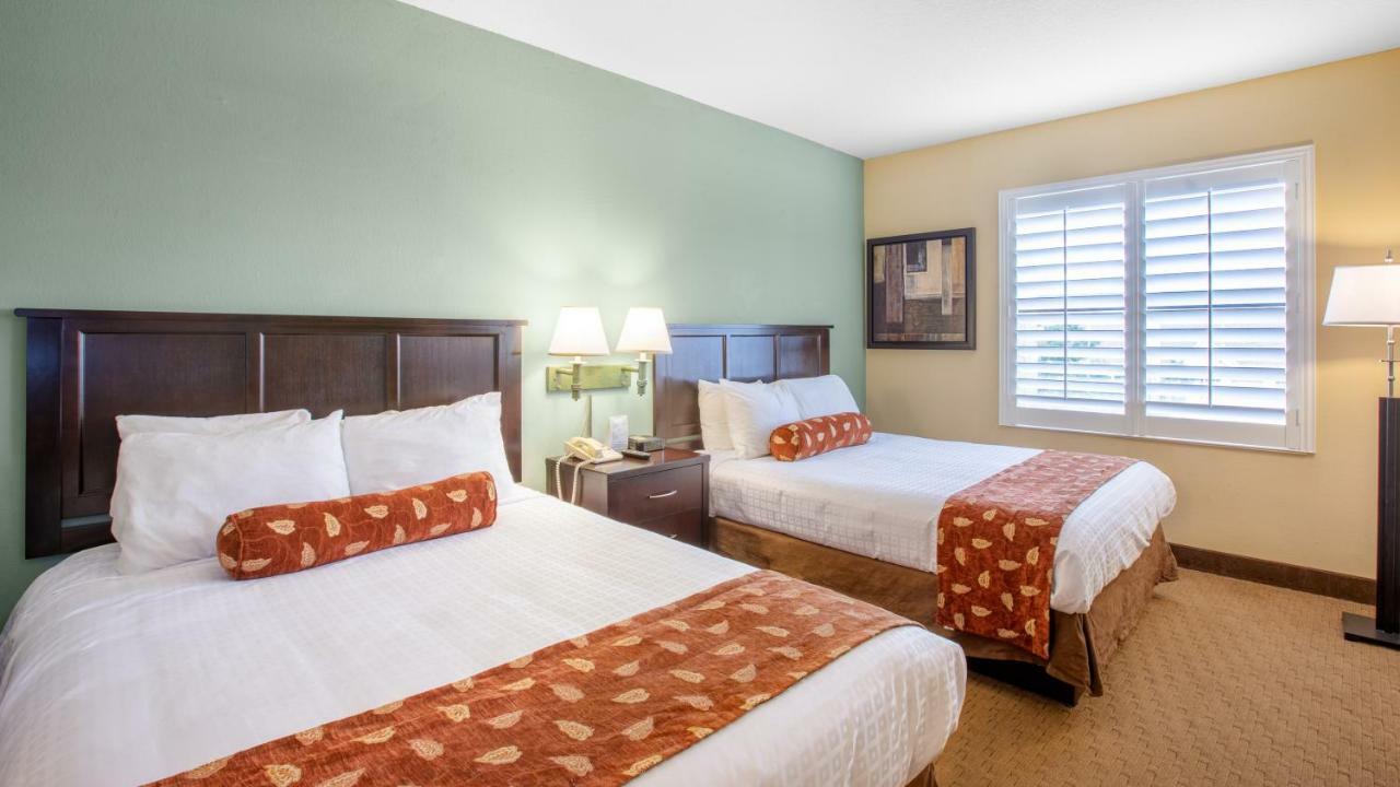 One-Bedroom Suite Two Queen Beds
