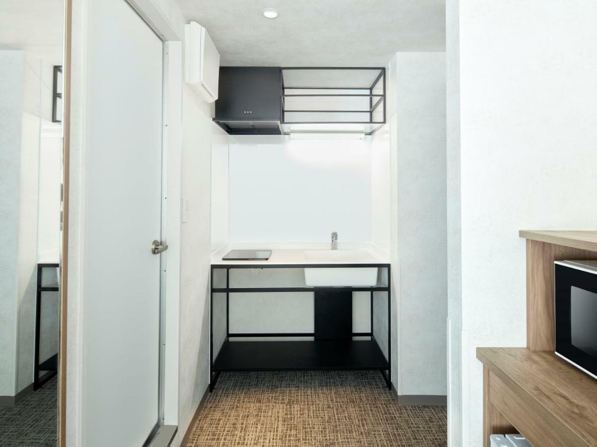 Standard Queen Room with Kitchen - Non-Smoking - House Keeping is Optional with Additional Cost