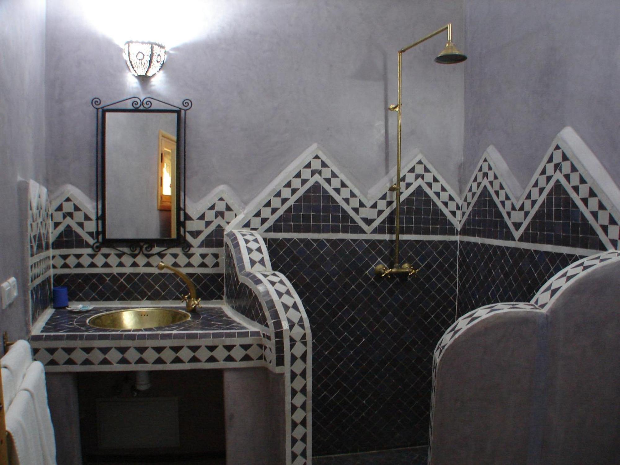 Chambre Triple avec Salle de Bains Privative