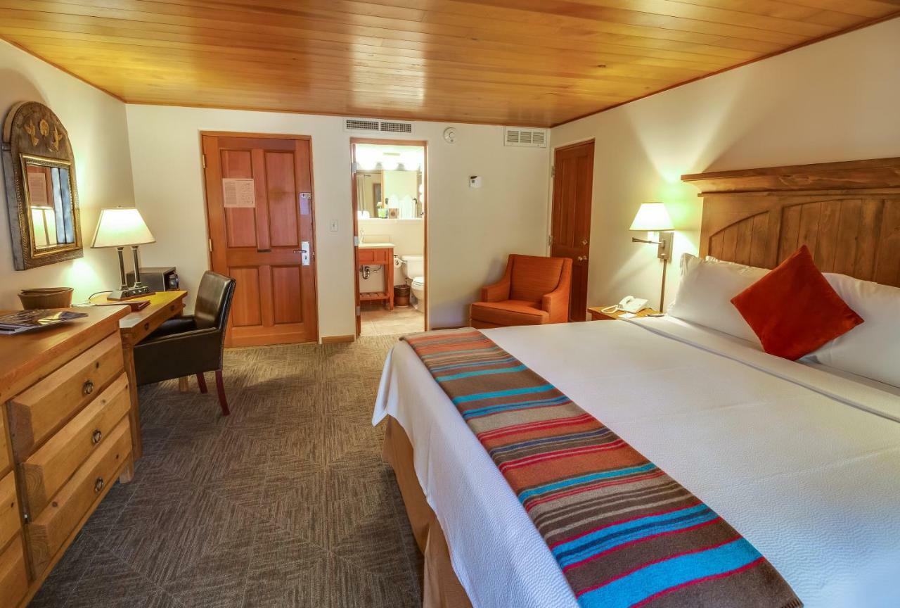Traditional King Room with Patio or Balcony