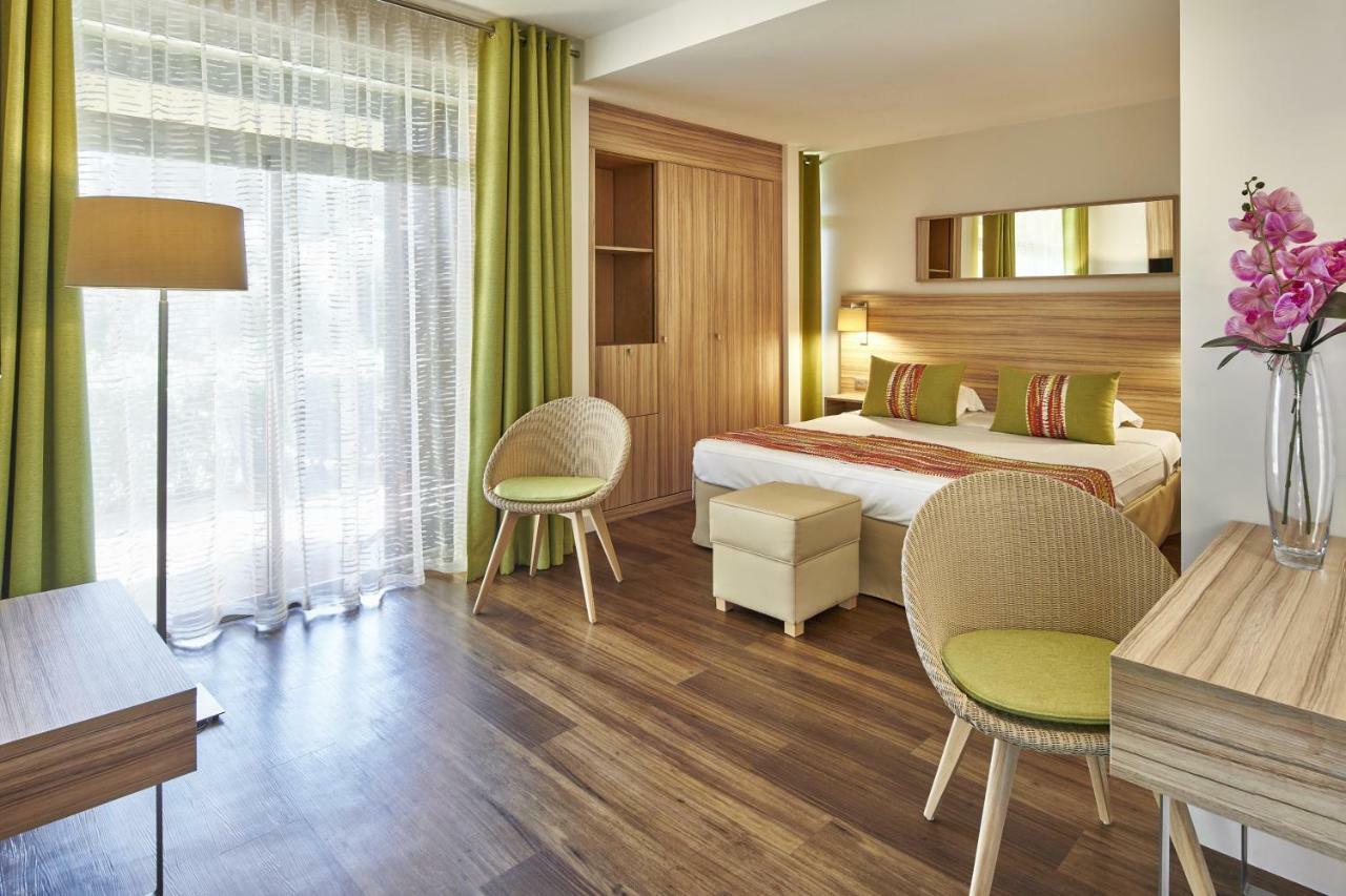 Quadruple Room Terrace