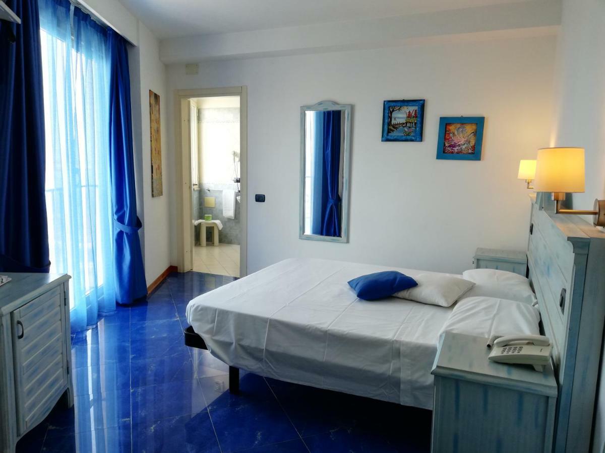 Classic Double or Twin Room Sea View