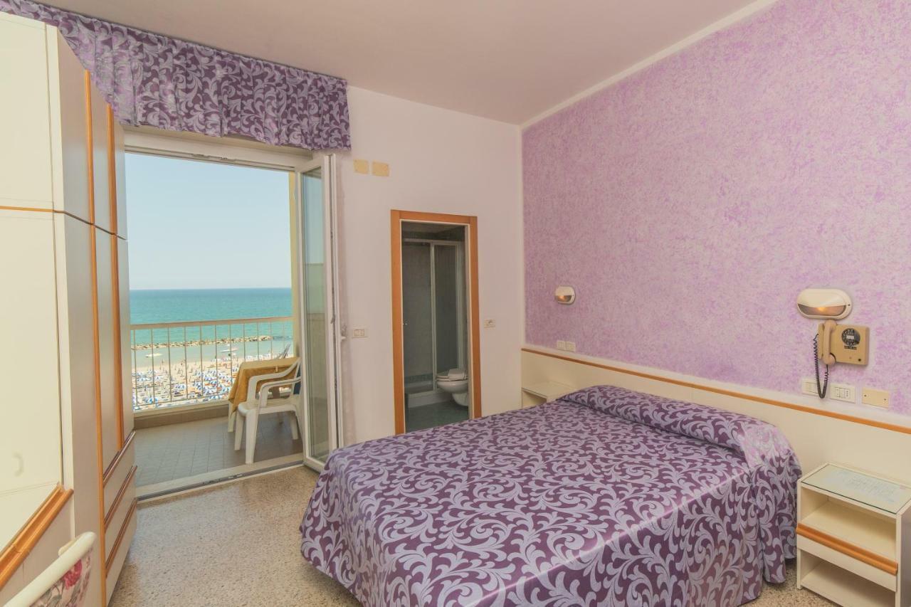 Camera Matrimoniale/Doppia con Letti Singoli con Balcone e Vista Mare