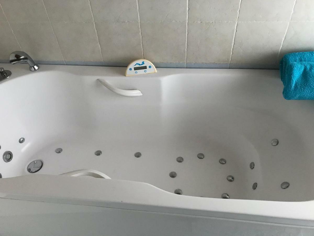 Deluxe Double Room Bath