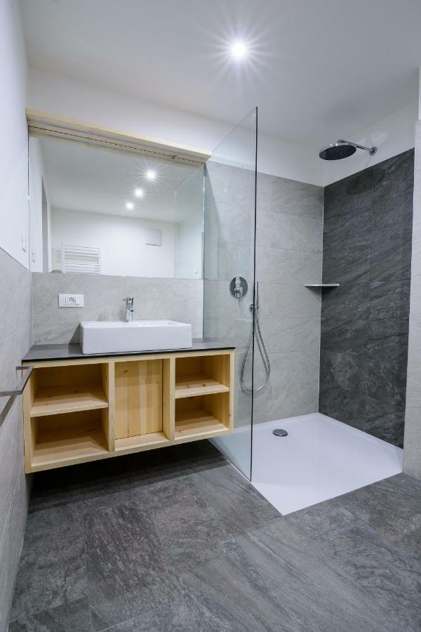 Two-Bedroom Apartment,891796255:JPEG