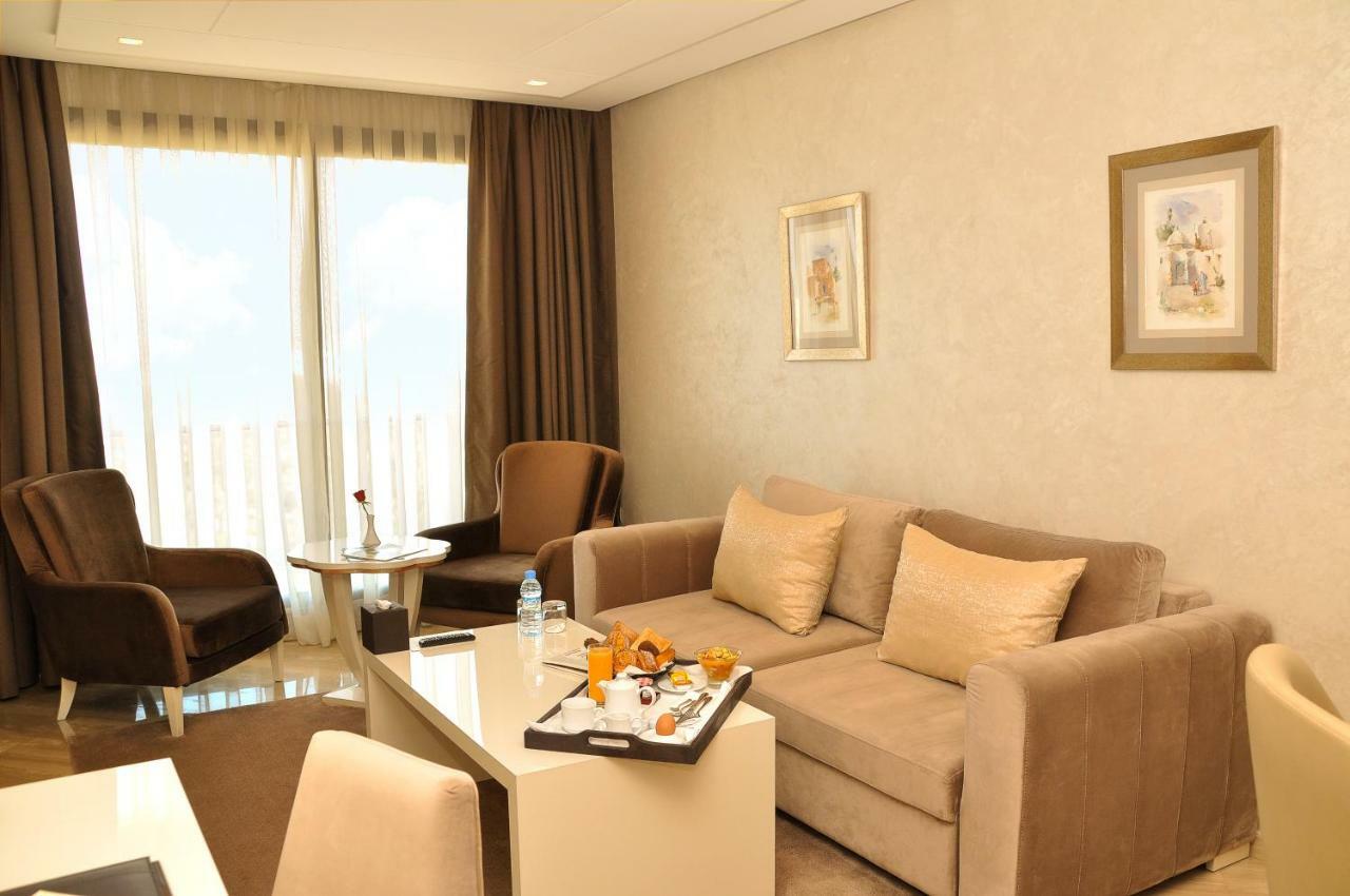 Standard Junior Suite King bed