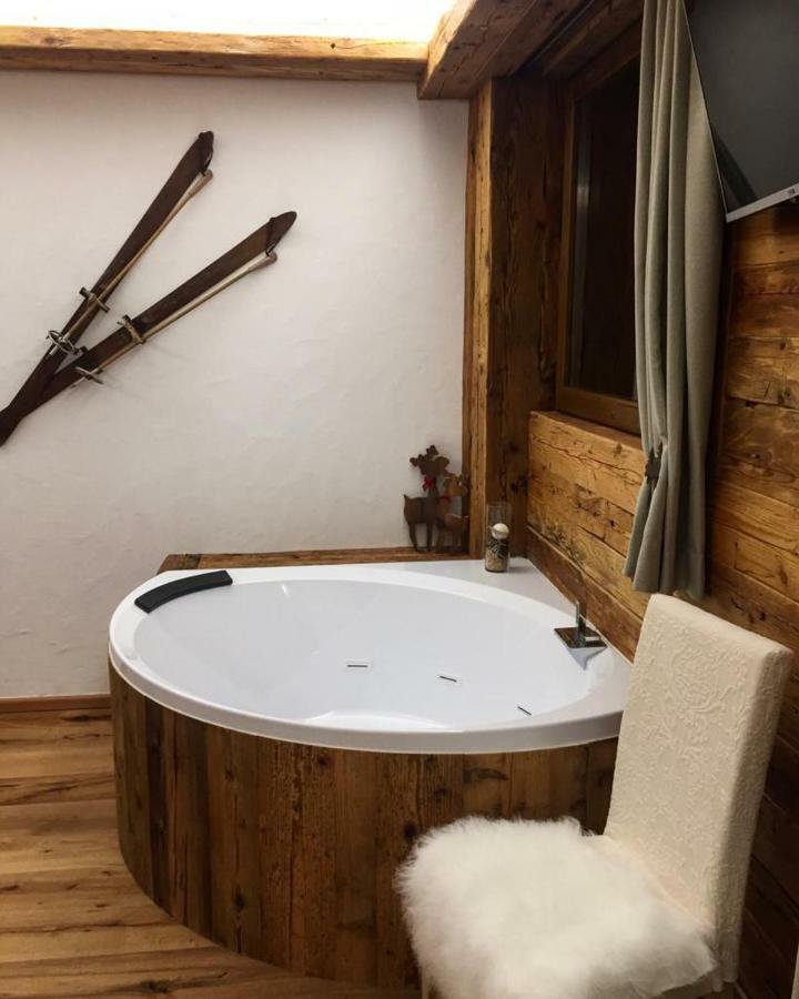 King Room Spa Bath