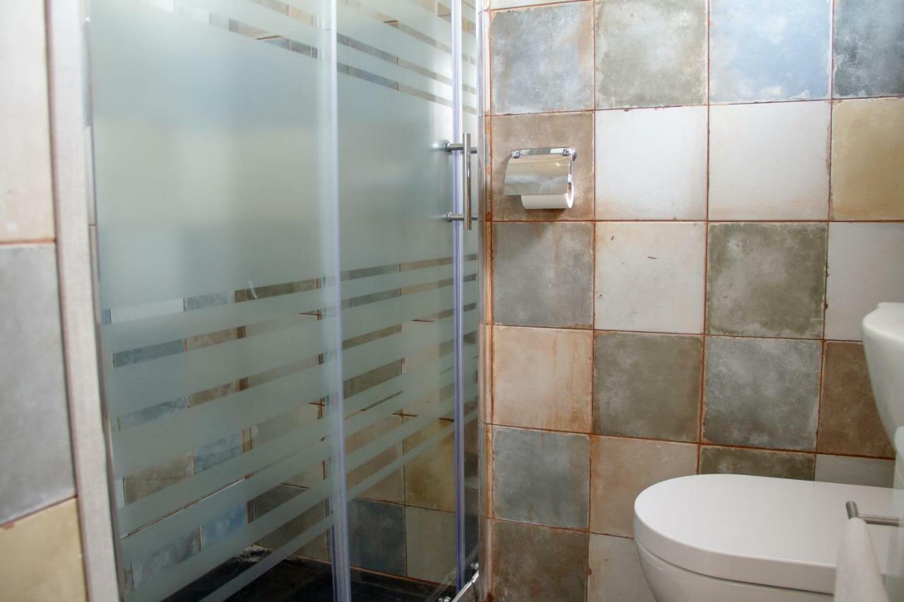 Double Room Private Bathroom