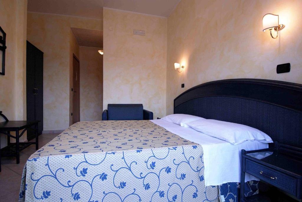 Double or Twin Room Sea View