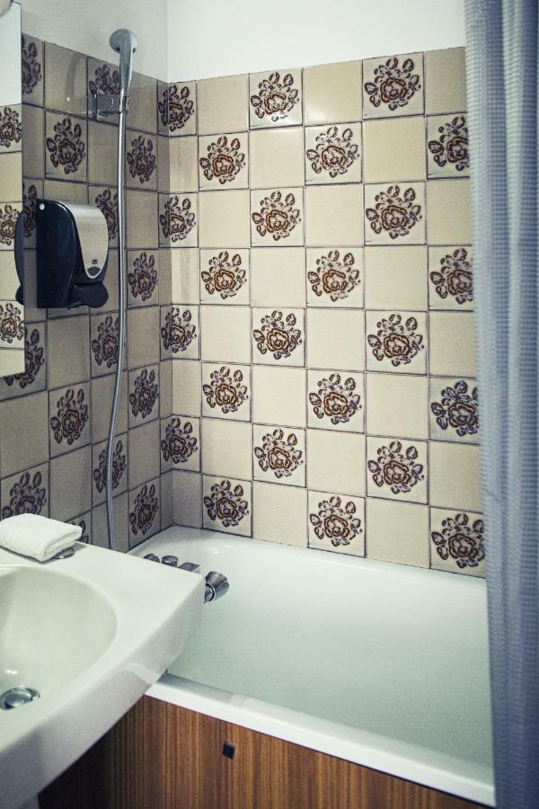 Single Room jacuzzi access
