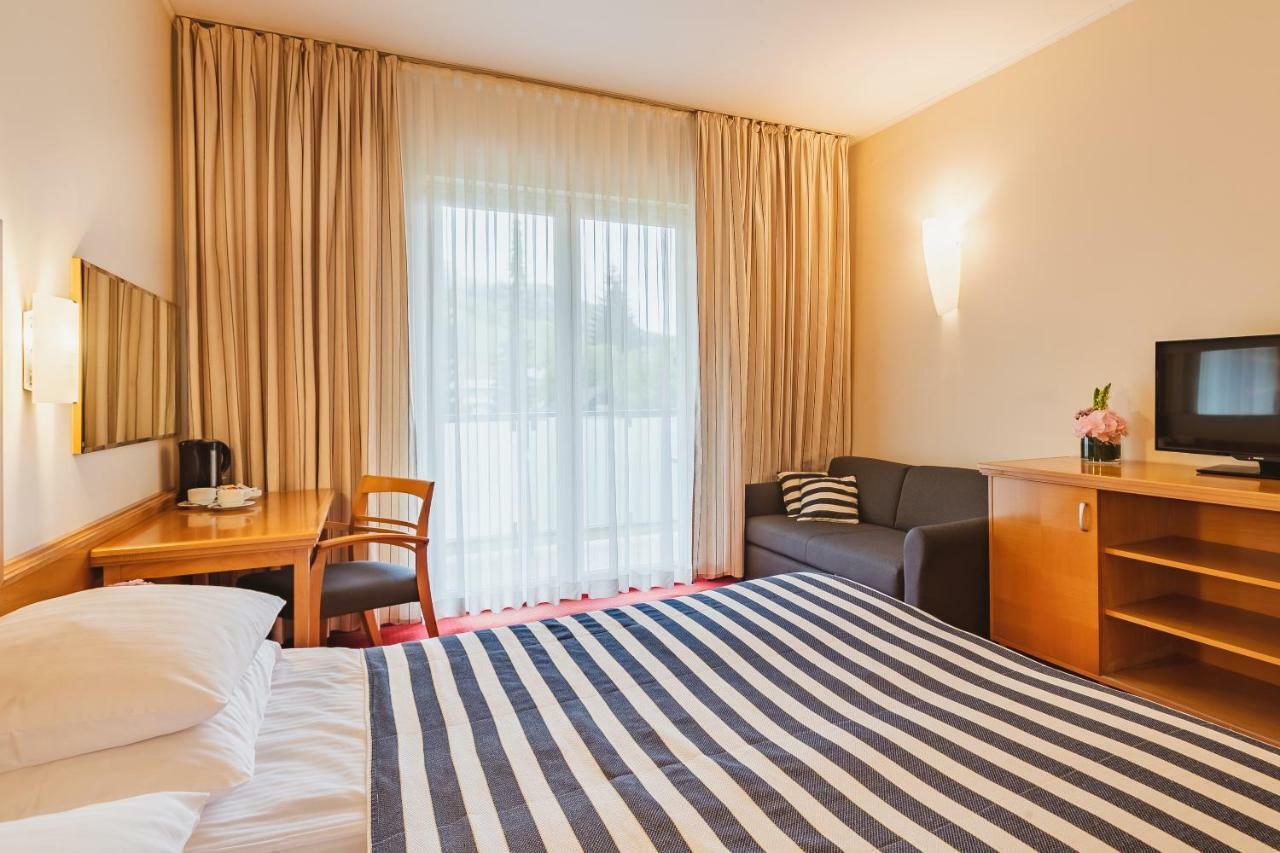 Standard Room One King Bed or Two Twin Beds