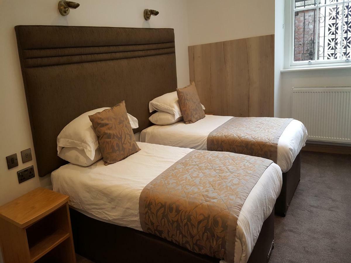 Superior Tweepersoonskamer met 2 Aparte Bedden en Gedeelde Badkamer