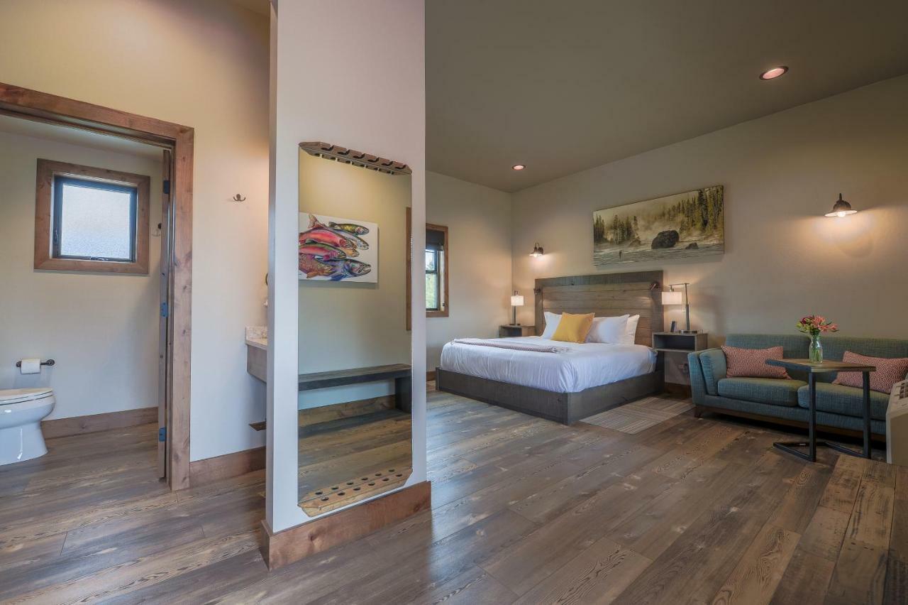 Private King Cabin