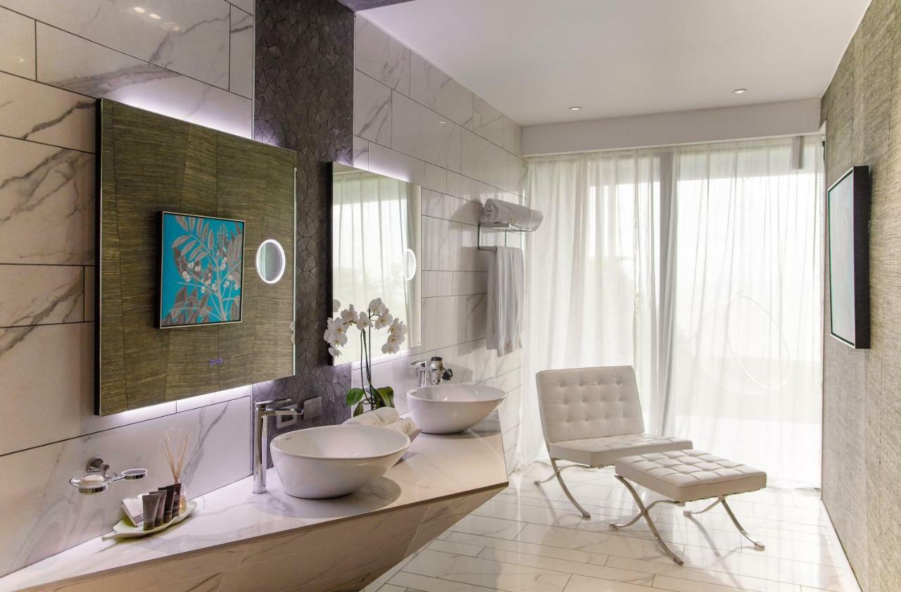 Tropical Suite