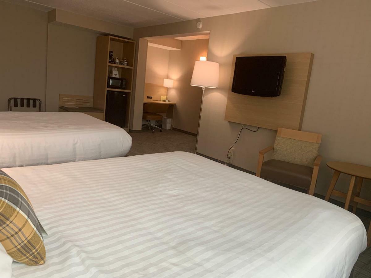 Queen Room Two Queen Beds Mobility or Hearing Impaired Accessible Non-Smoking