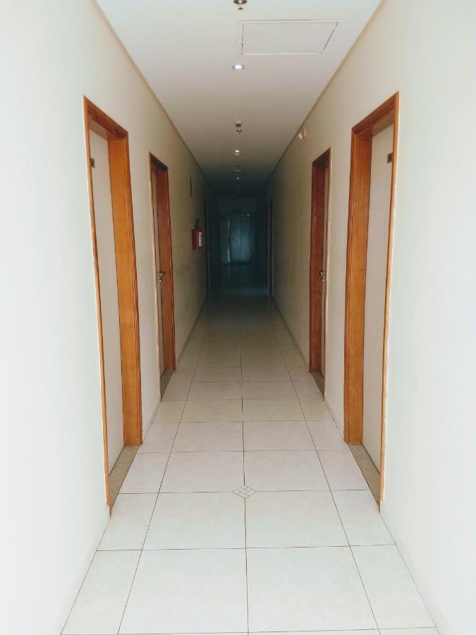Suite,909380602:JPEG