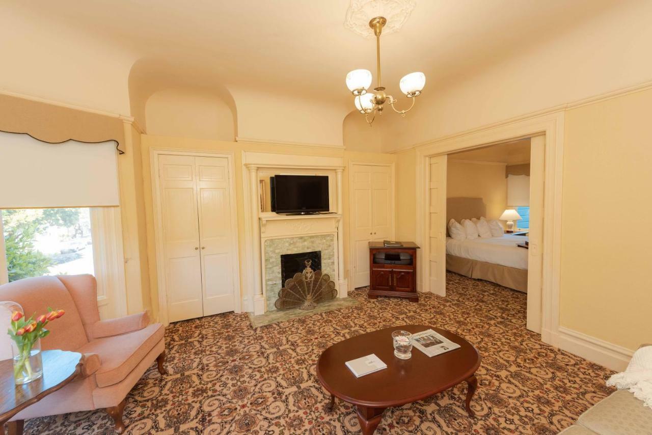 One-Bedroom Suite