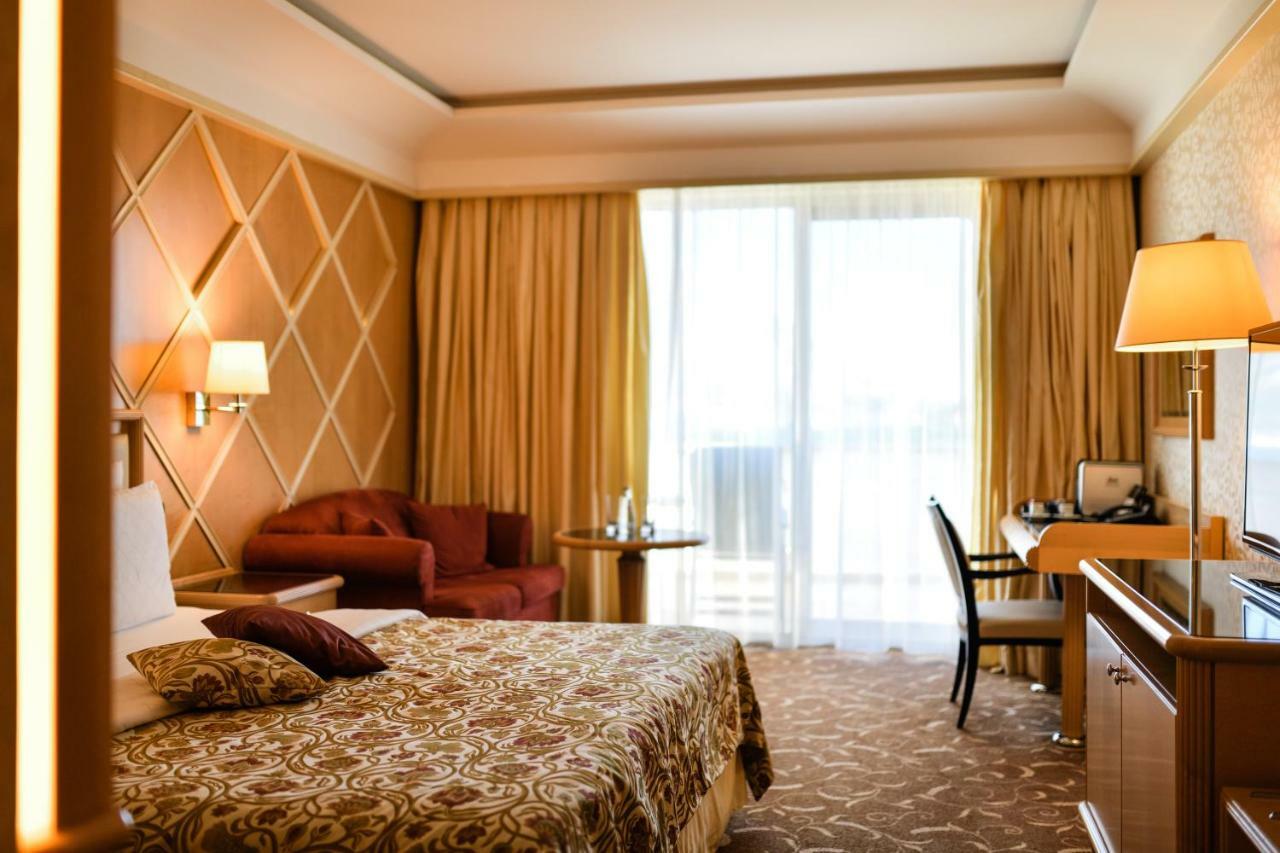 Superior Room Mountain View
