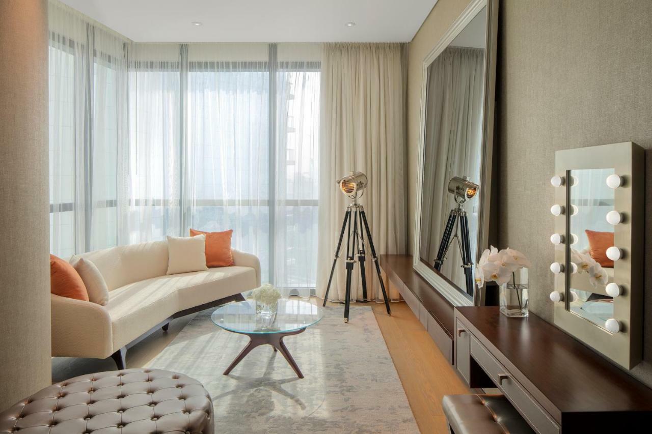 Stage Suite