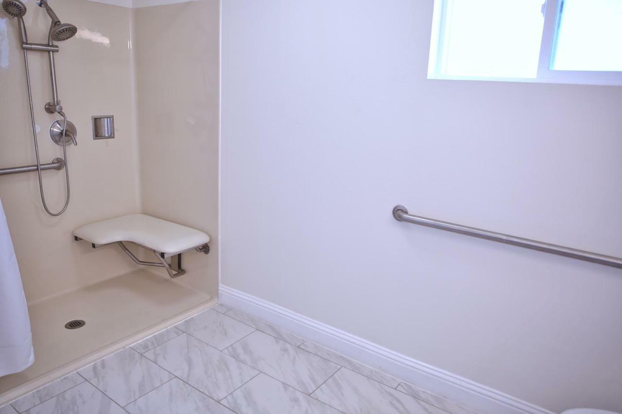 King Suite Disability Access or Non-Smoking
