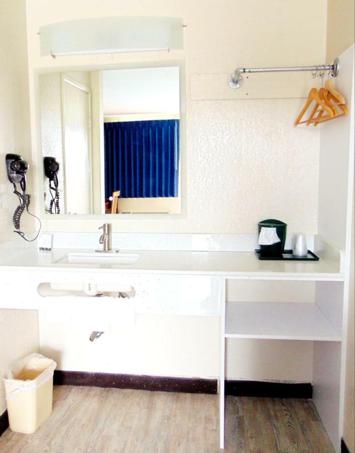 Double Room Two Double Beds Non-Smoking