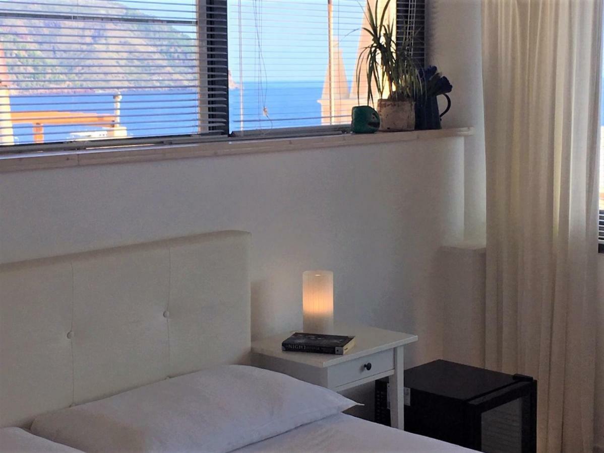 Double or Twin Room Sea View