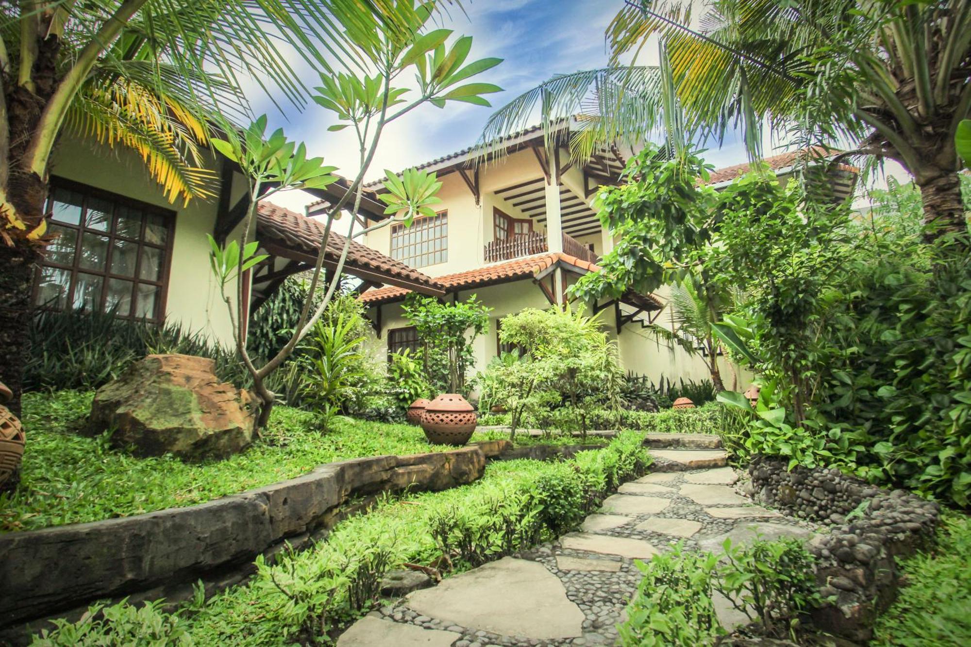 Superior Double or Twin Room Garden View