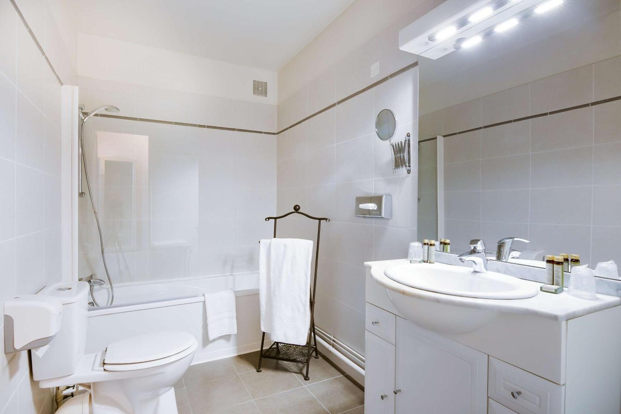 Chambre Lit King-Size Privilège - Vue sur Ville - Non-Fumeurs