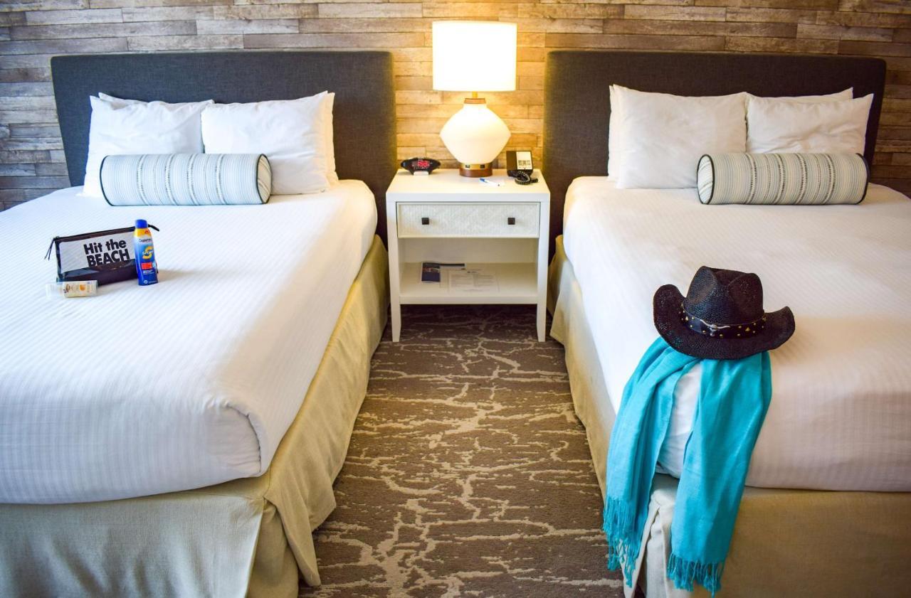 Queen Room Two Queen Beds Park Side
