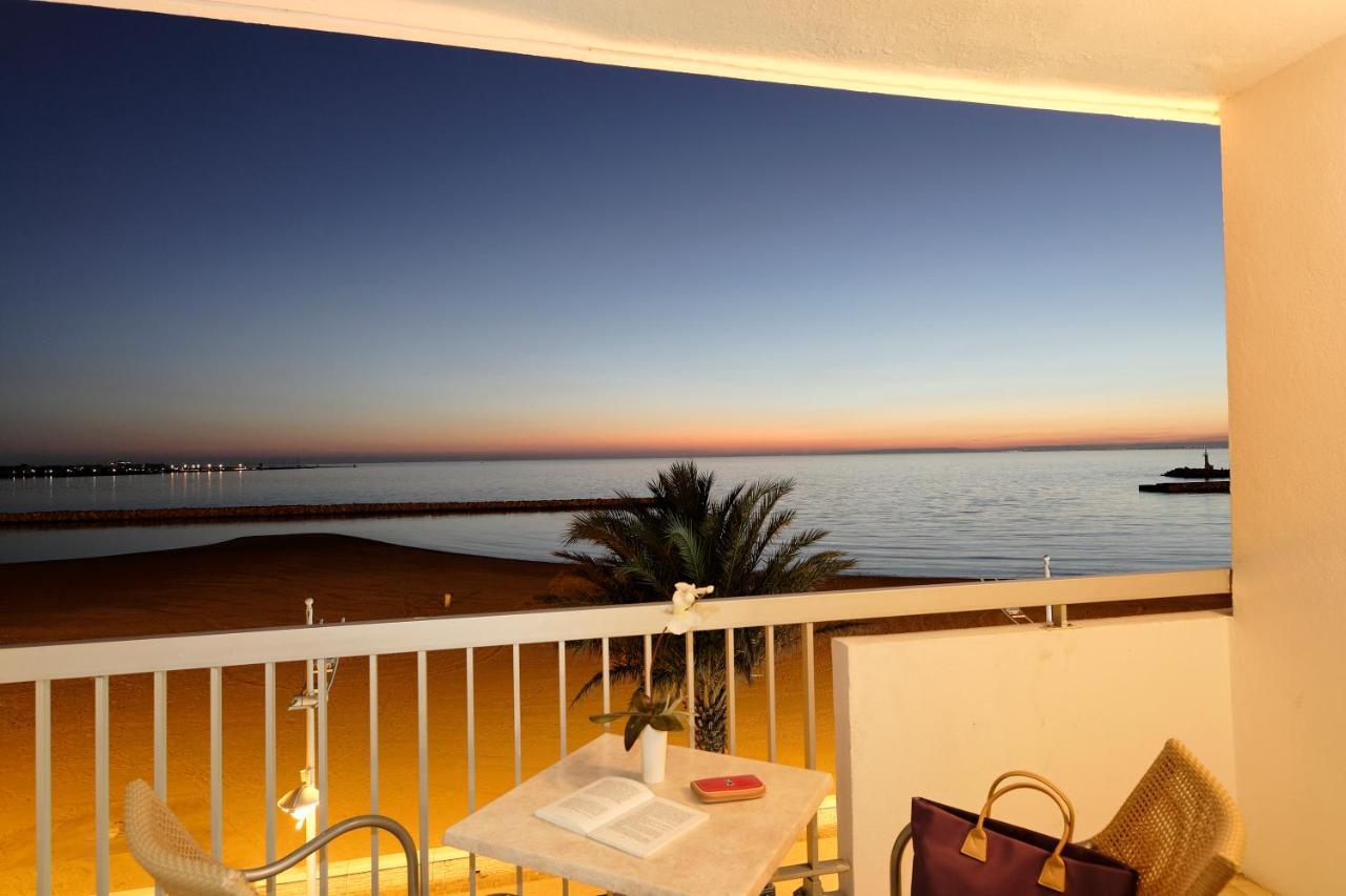 Double or Twin Room Sea View