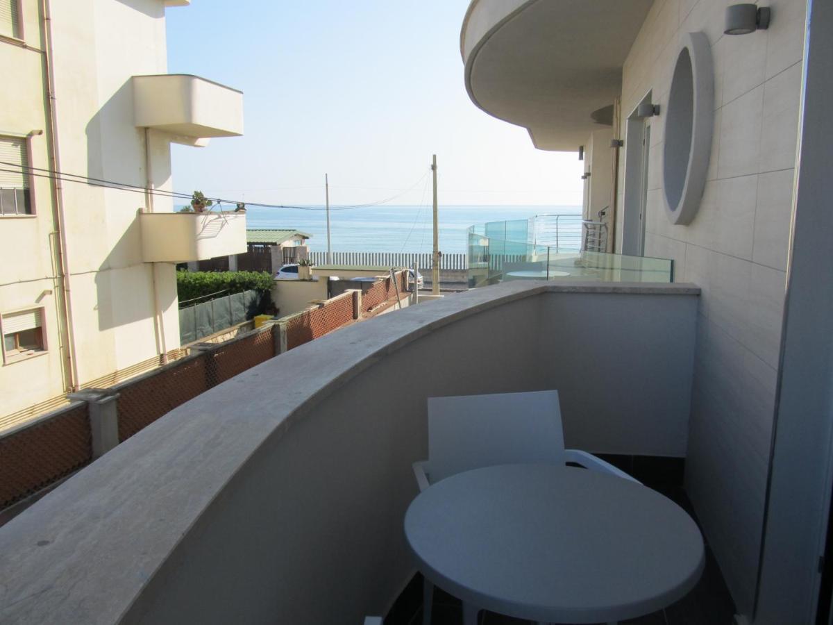 Double or Twin Room Side Sea View