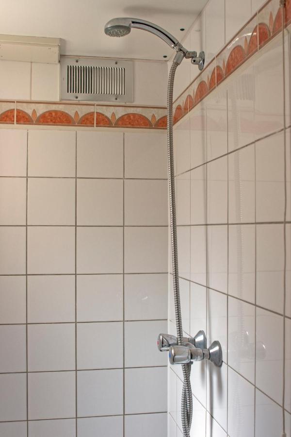 Vijfpersoonskamer met Gedeelde Badkamer